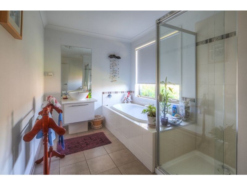 14 Anna-Catherine Drive, Port Fairy VIC 3284