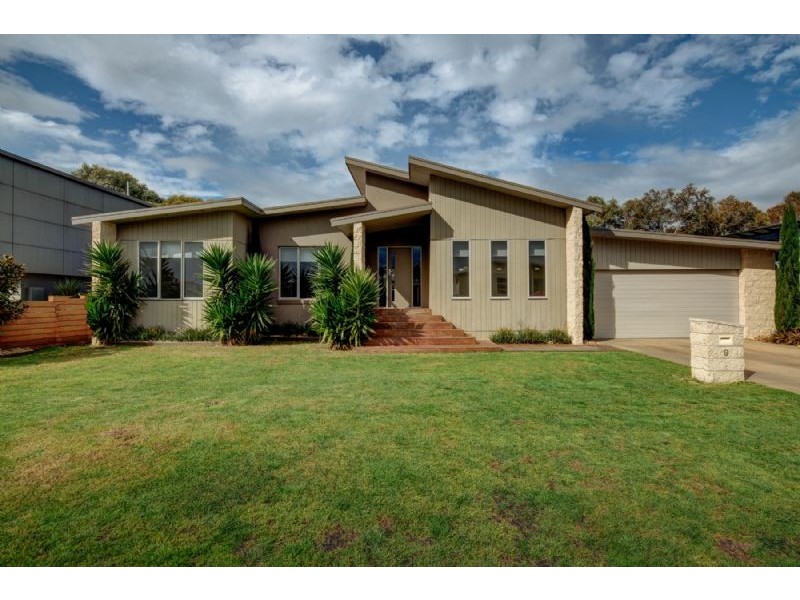 9 Mariner Crt, Port Fairy VIC 3284