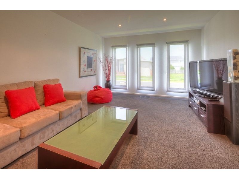 9 Mariner Crt, Port Fairy VIC 3284