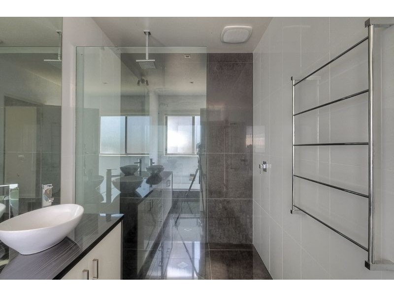 9 Mariner Crt, Port Fairy VIC 3284