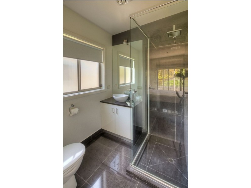 9 Mariner Crt, Port Fairy VIC 3284