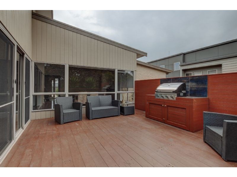 9 Mariner Crt, Port Fairy VIC 3284