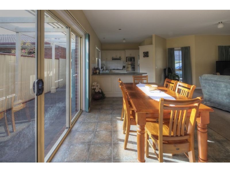 5 Winnen Place, Port Fairy VIC 3284