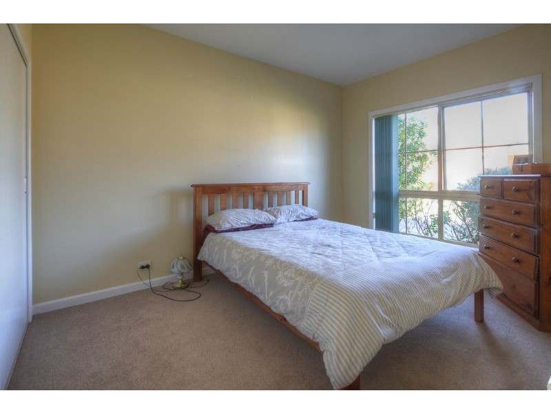 5 Winnen Place, Port Fairy VIC 3284