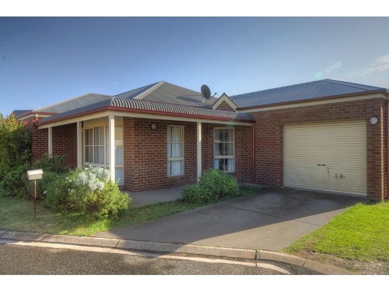 5 Winnen Place, Port Fairy VIC 3284