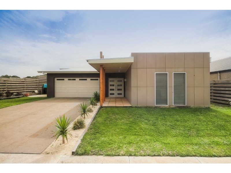 6 Martin Laurence Place, Port Fairy VIC 3284