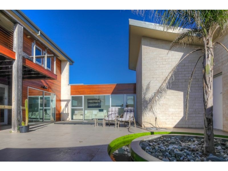 64 Ocean Drive, Port Fairy VIC 3284