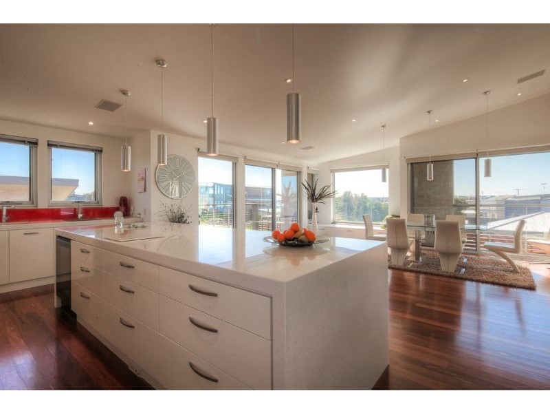 64 Ocean Drive, Port Fairy VIC 3284