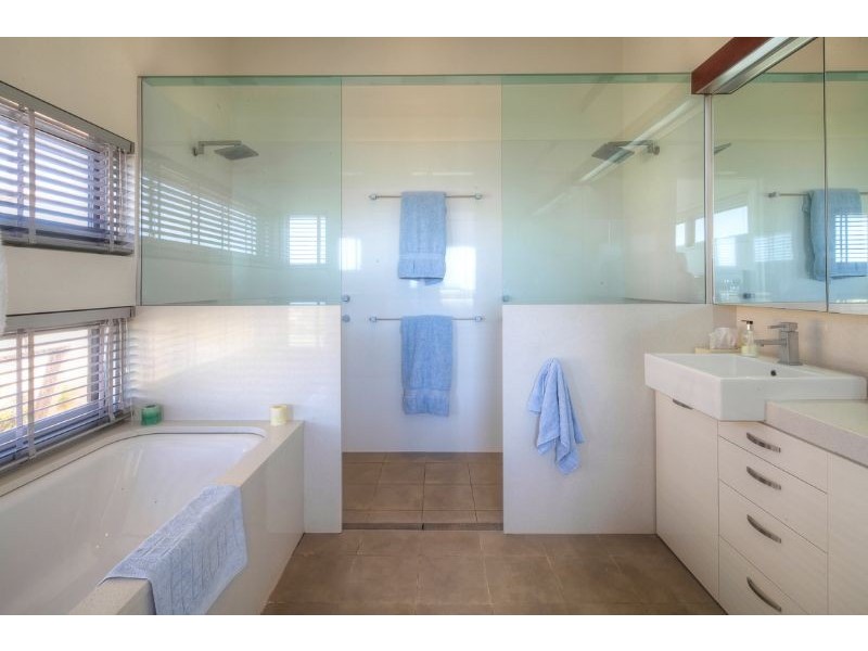 64 Ocean Drive, Port Fairy VIC 3284