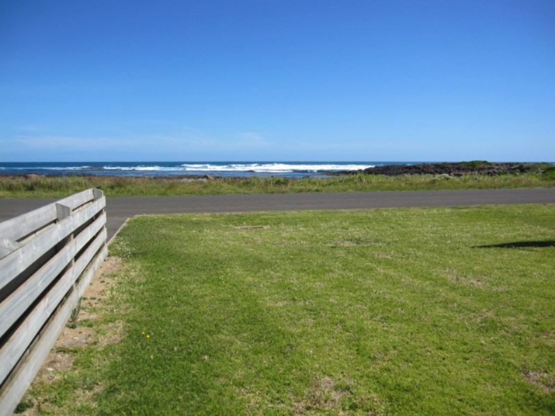 106 Ocean Drive, Port Fairy VIC 3284