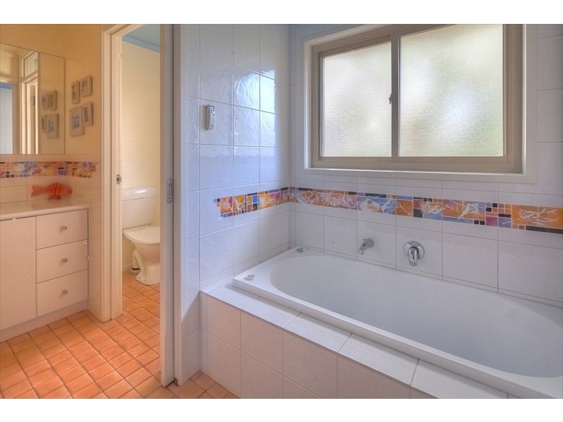 74 Ocean Drive, Port Fairy VIC 3284