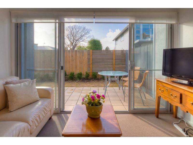 9/48-50 Bank Street, Port Fairy VIC 3284