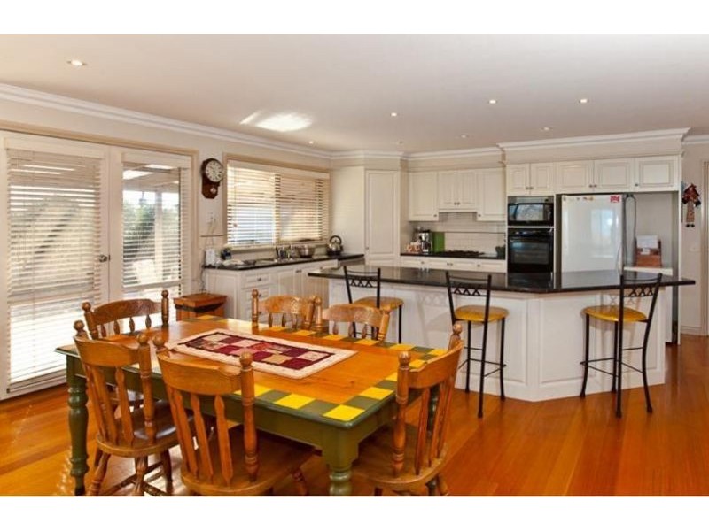 16 Anna Catherine Drive, Port Fairy VIC 3284