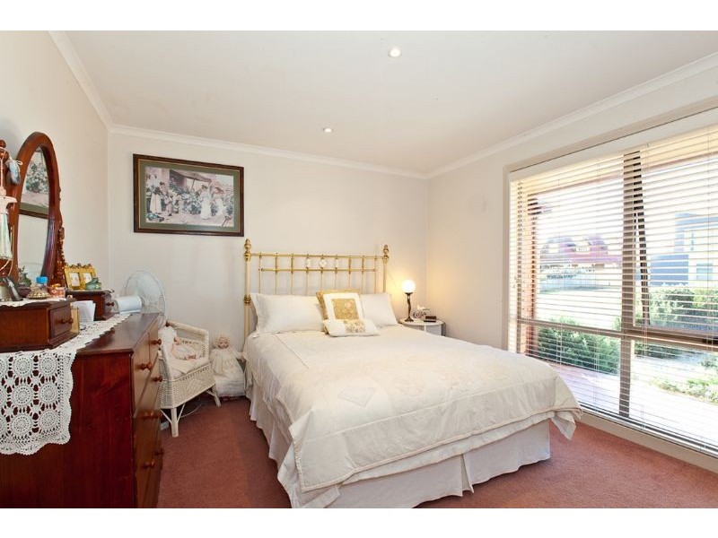 16 Anna Catherine Drive, Port Fairy VIC 3284