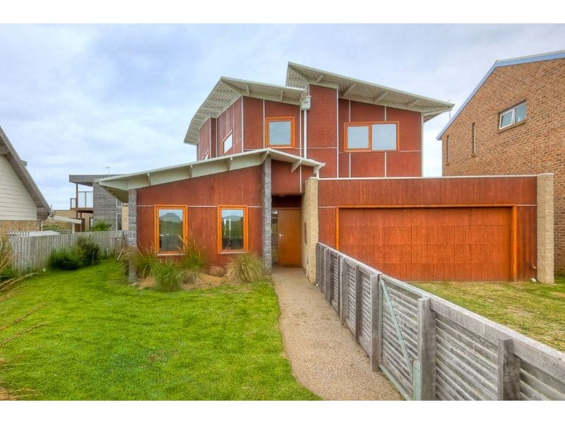 17 Anna-Catherine Drive, Port Fairy VIC 3284