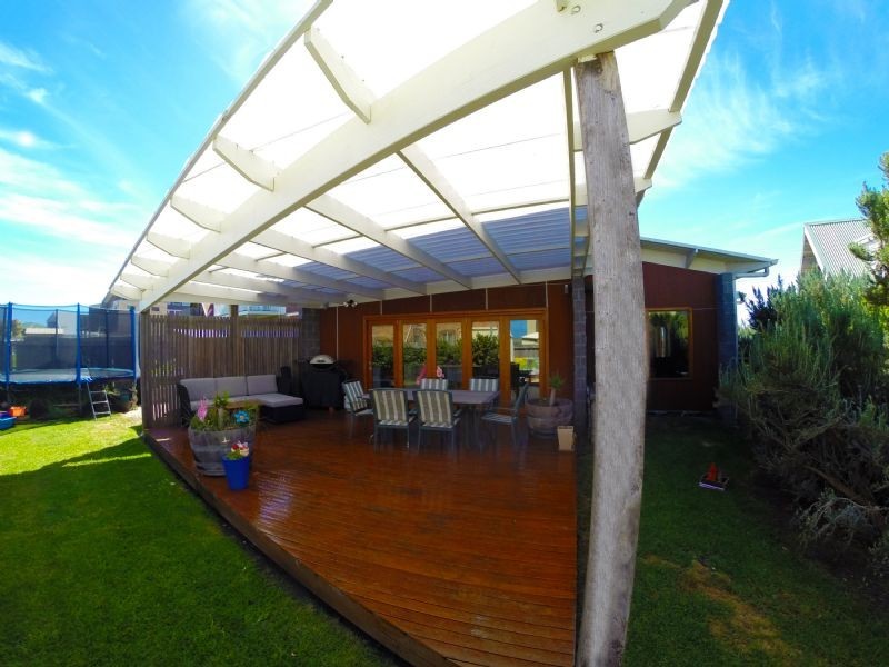 17 Anna-Catherine Drive, Port Fairy VIC 3284