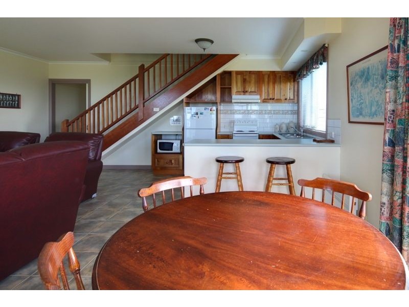 1/104 Ocean Drive, Port Fairy VIC 3284