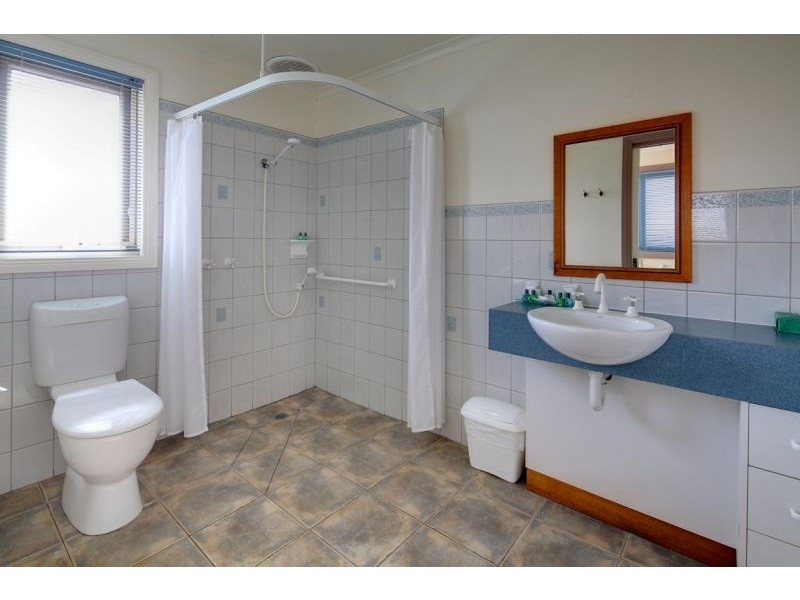 1/104 Ocean Drive, Port Fairy VIC 3284