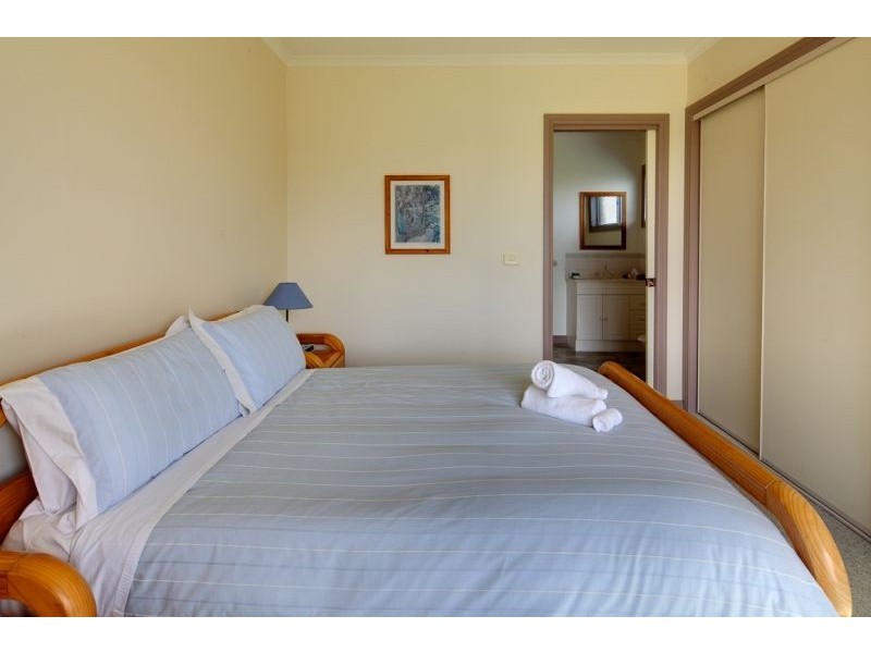 1/104 Ocean Drive, Port Fairy VIC 3284