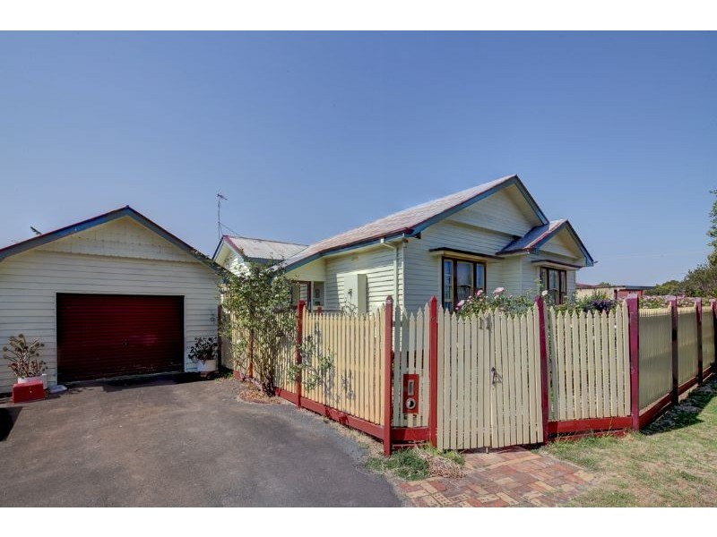 11 Baxter Street, Port Fairy VIC 3284
