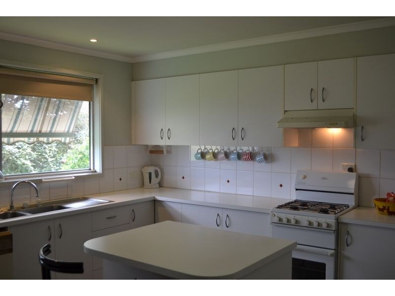 8 ODowd Crt, Port Fairy VIC 3284