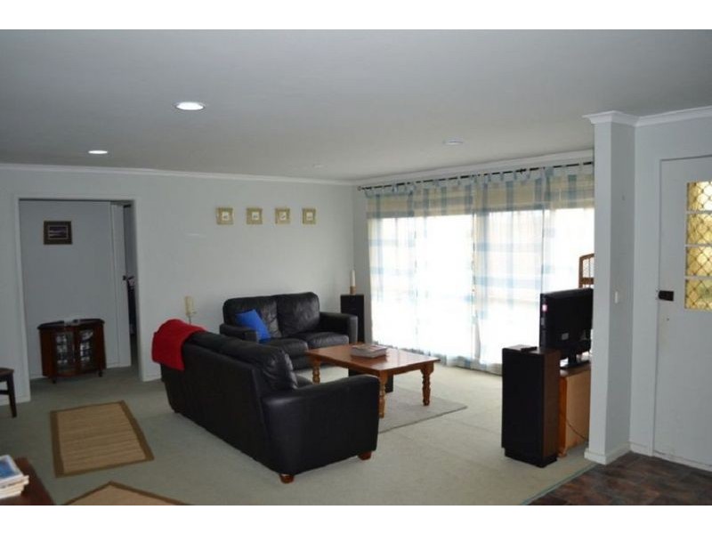 8 ODowd Crt, Port Fairy VIC 3284