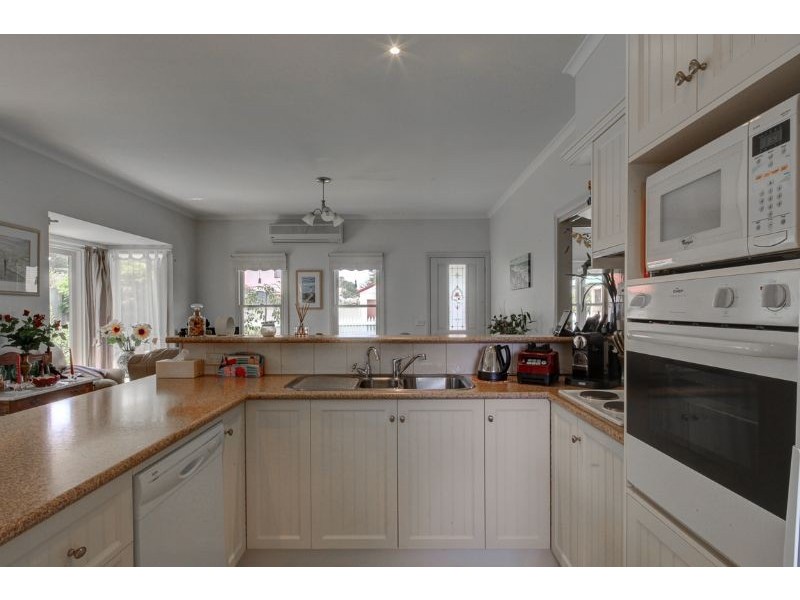 13 Earle Street, Port Fairy VIC 3284