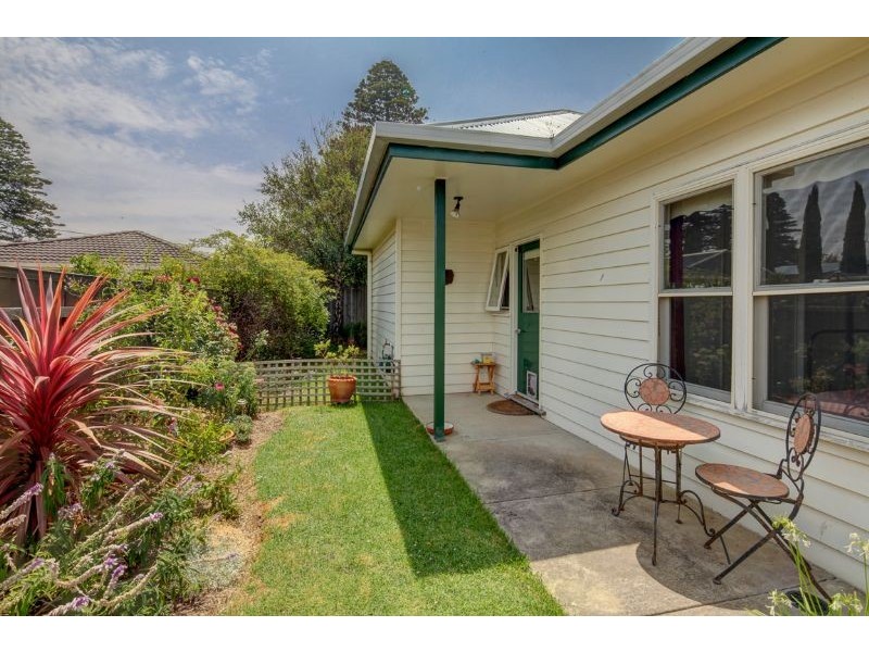13 Earle Street, Port Fairy VIC 3284