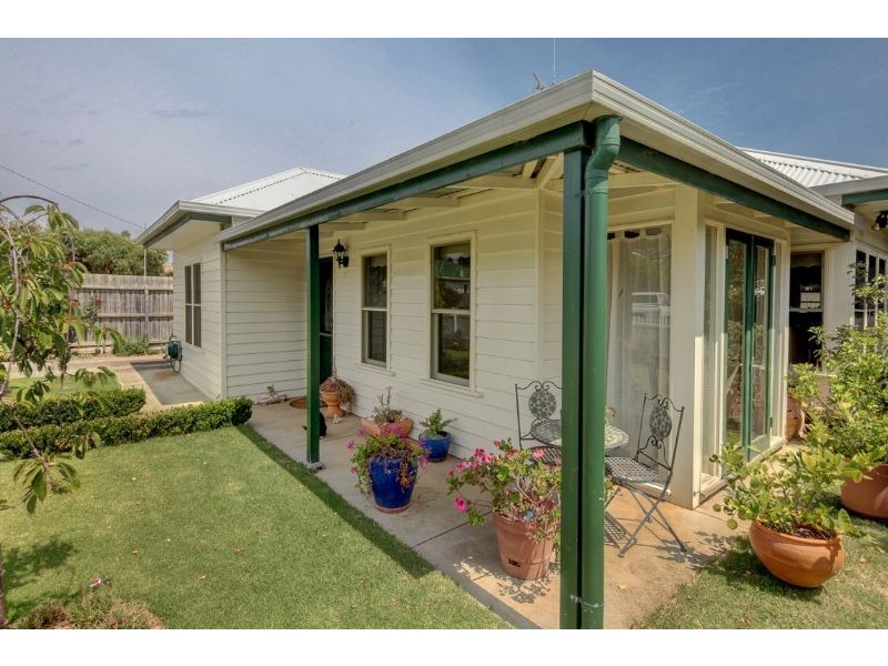 13 Earle Street, Port Fairy VIC 3284