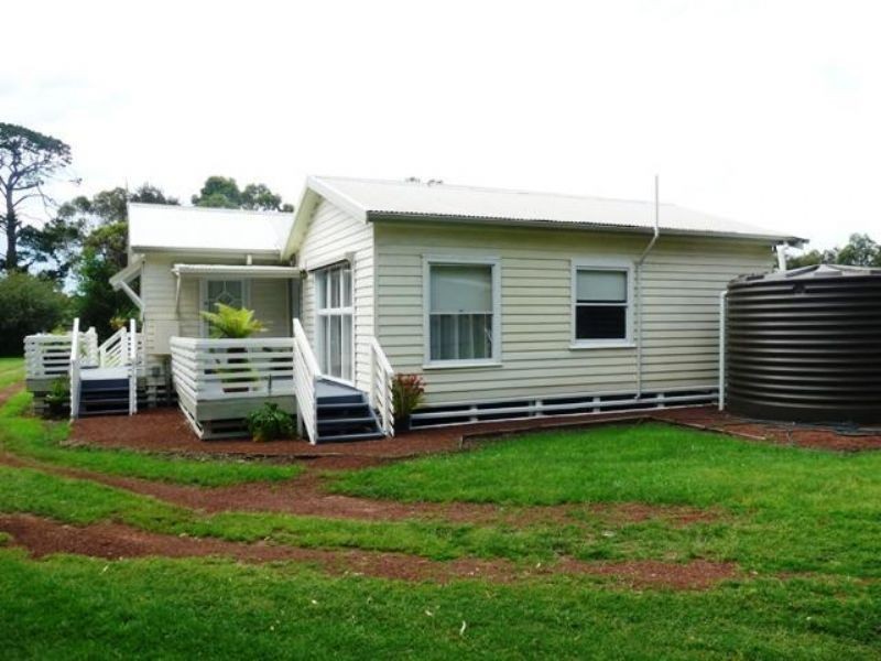 8641 Caramut Rd, Winslow VIC 3281