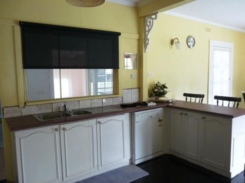 8641 Caramut Rd, Winslow VIC 3281