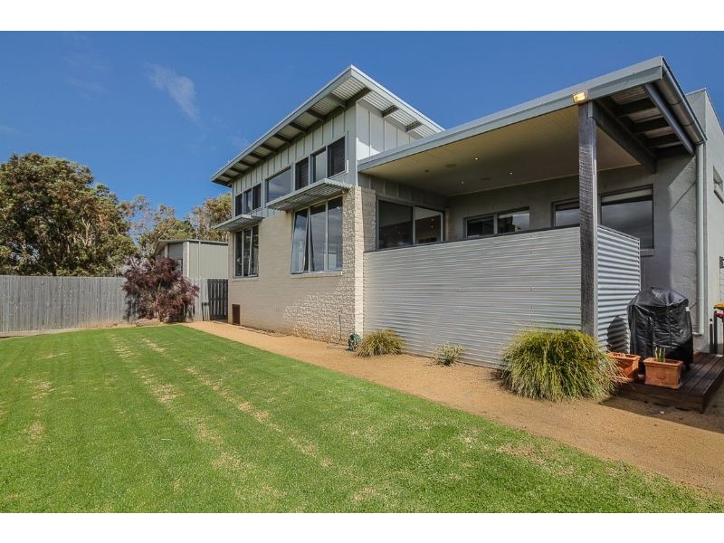 6 Mariner Court, Port Fairy VIC 3284