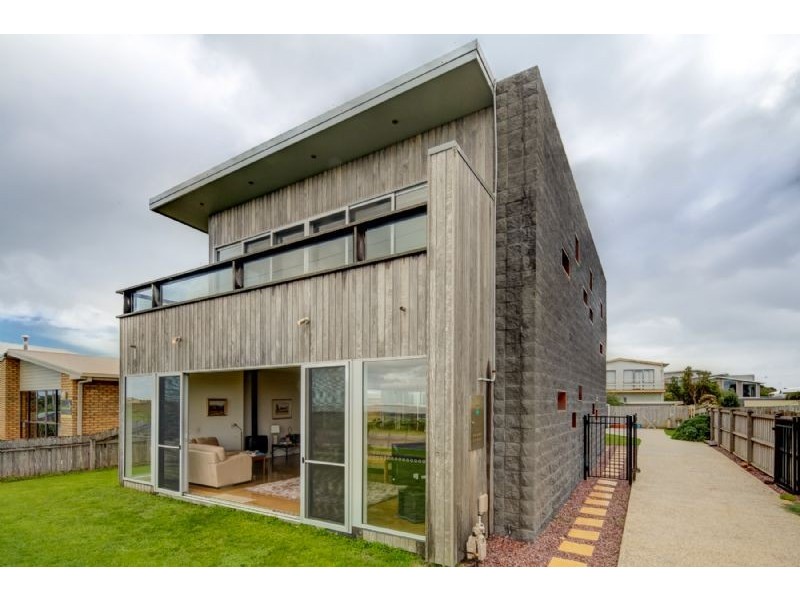 38 Ocean Drive, Port Fairy VIC 3284