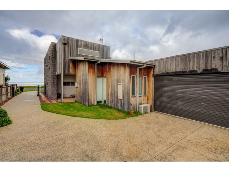 38 Ocean Drive, Port Fairy VIC 3284