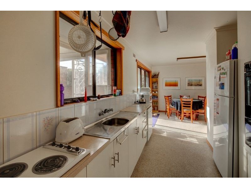 10 Moyne Crt, Port Fairy VIC 3284