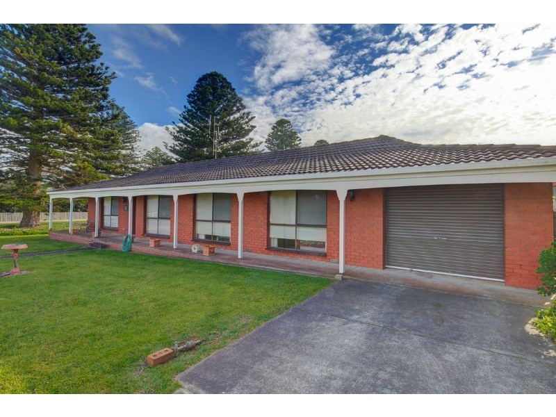 10 Moyne Crt, Port Fairy VIC 3284