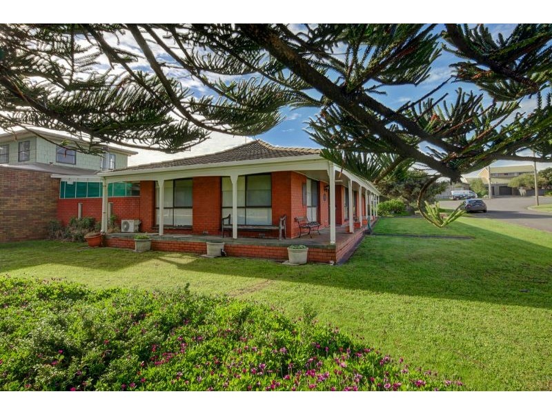 10 Moyne Crt, Port Fairy VIC 3284