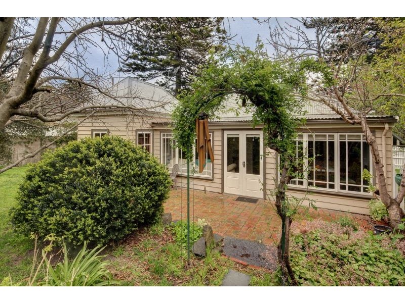 19 Albert Street, Port Fairy VIC 3284