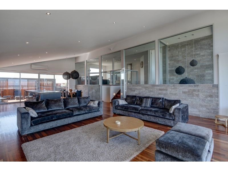 16 Ocean Drive, Port Fairy VIC 3284