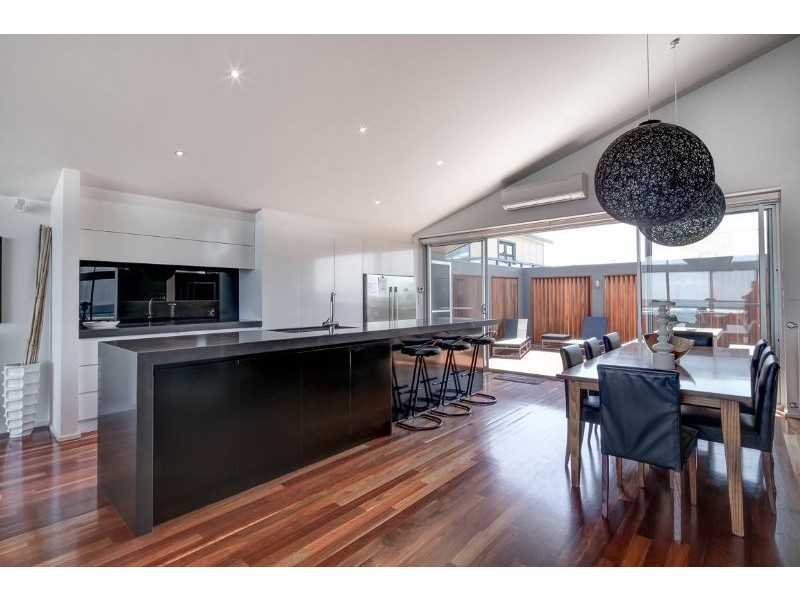 16 Ocean Drive, Port Fairy VIC 3284