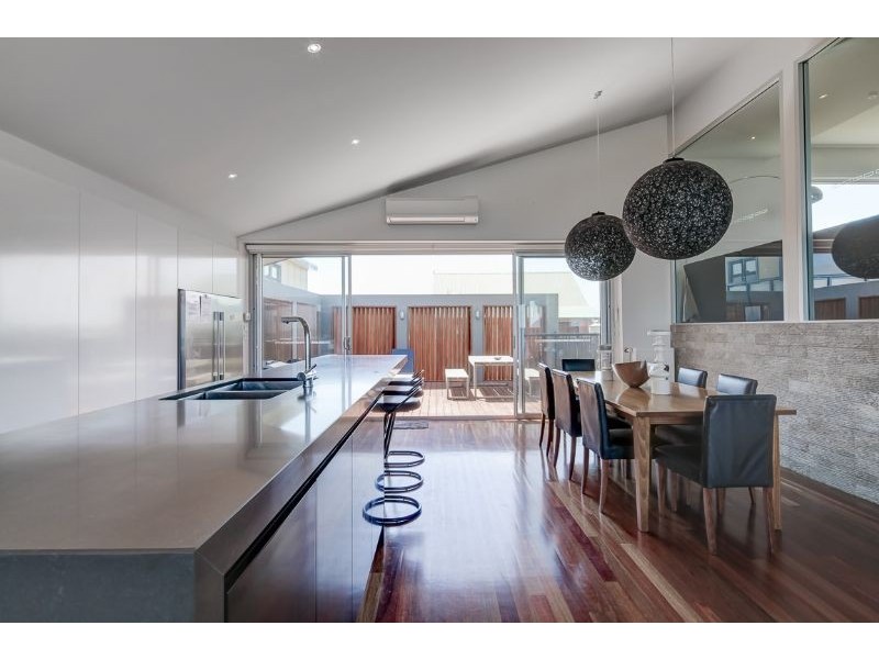 16 Ocean Drive, Port Fairy VIC 3284