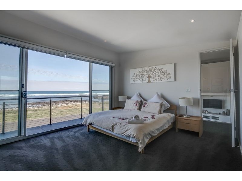 16 Ocean Drive, Port Fairy VIC 3284
