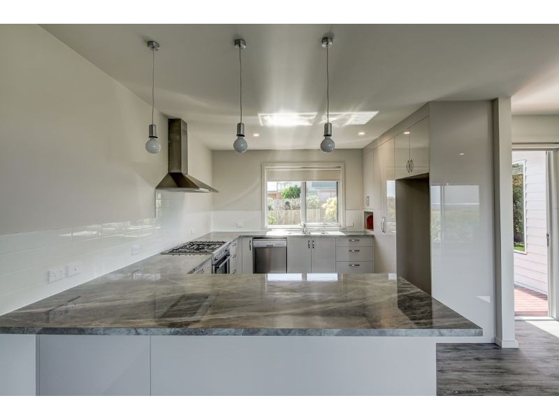 2 Powling Street, Port Fairy VIC 3284