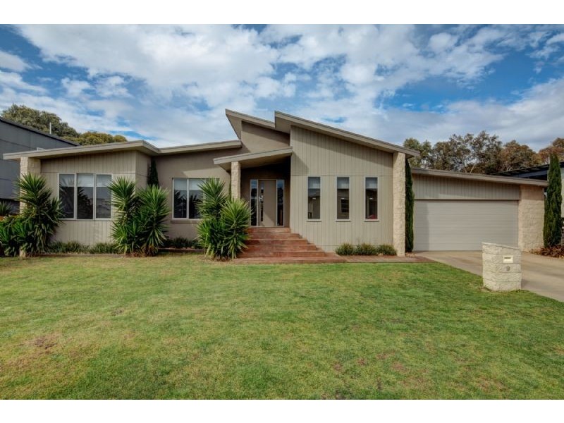 9 Mariner Crt, Port Fairy VIC 3284