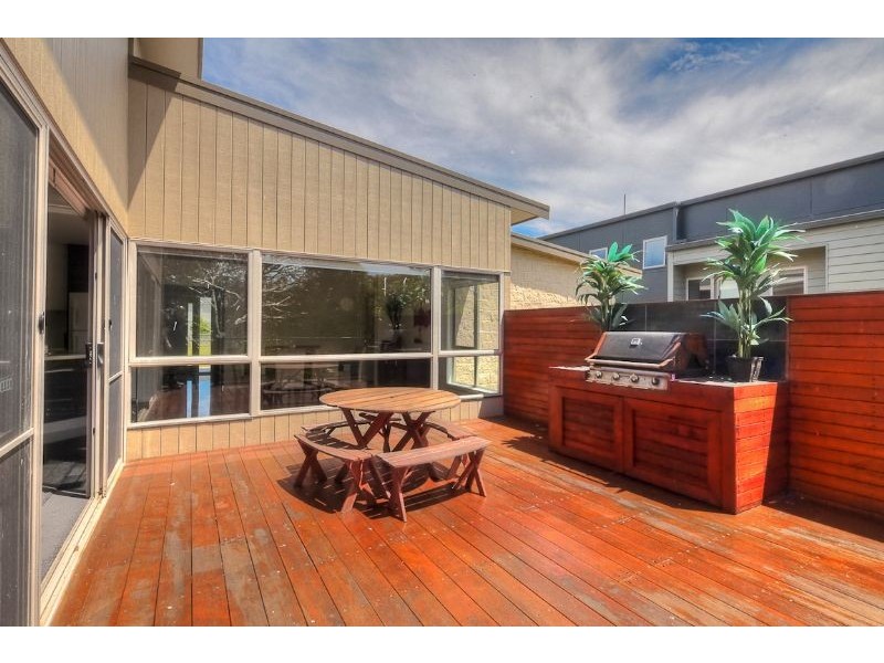 9 Mariner Crt, Port Fairy VIC 3284