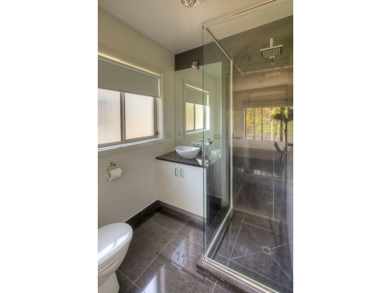 9 Mariner Crt, Port Fairy VIC 3284