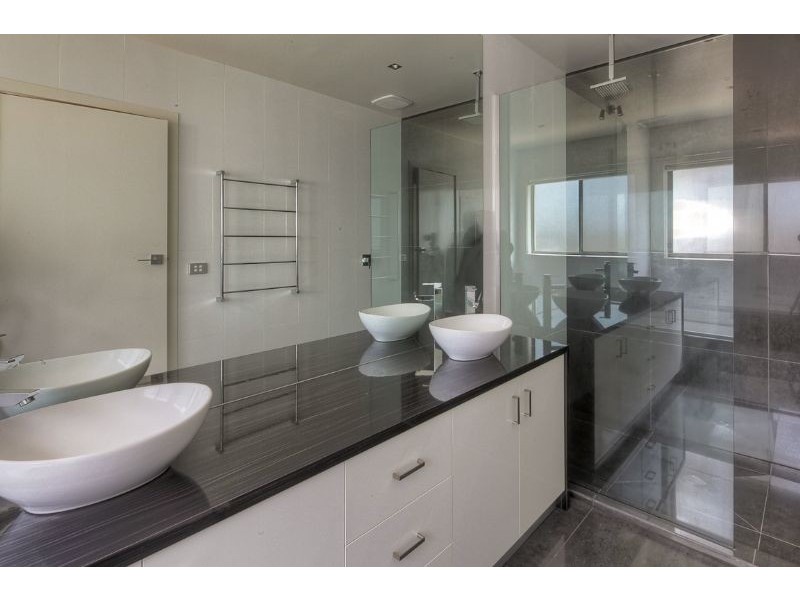 9 Mariner Crt, Port Fairy VIC 3284