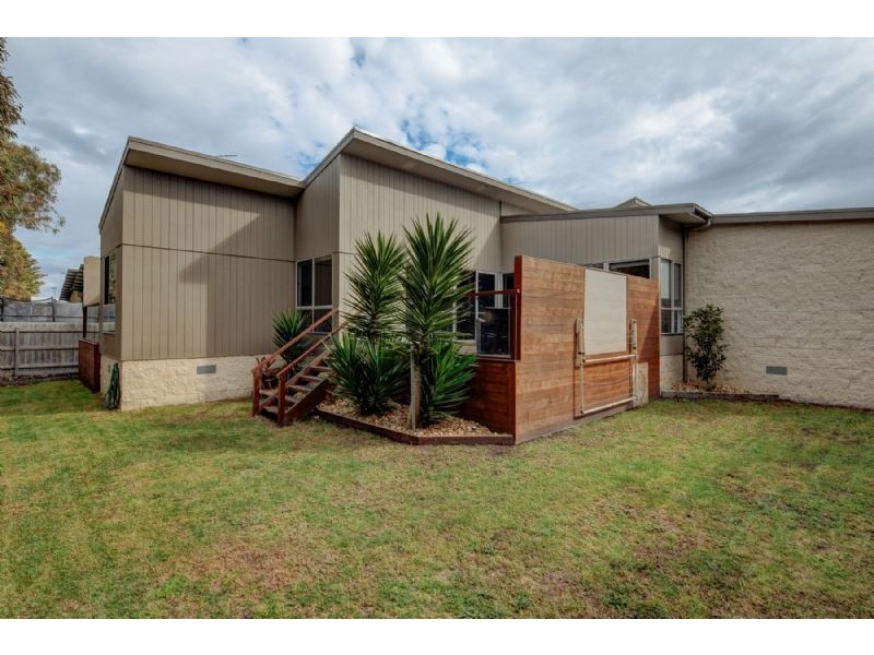 9 Mariner Crt, Port Fairy VIC 3284