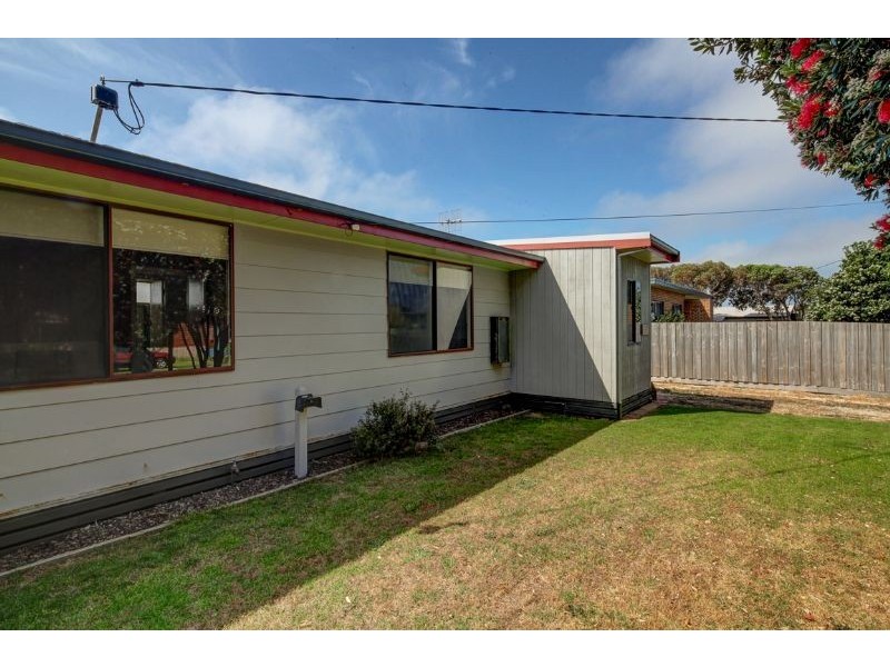 10 Reardon Street, Port Fairy VIC 3284