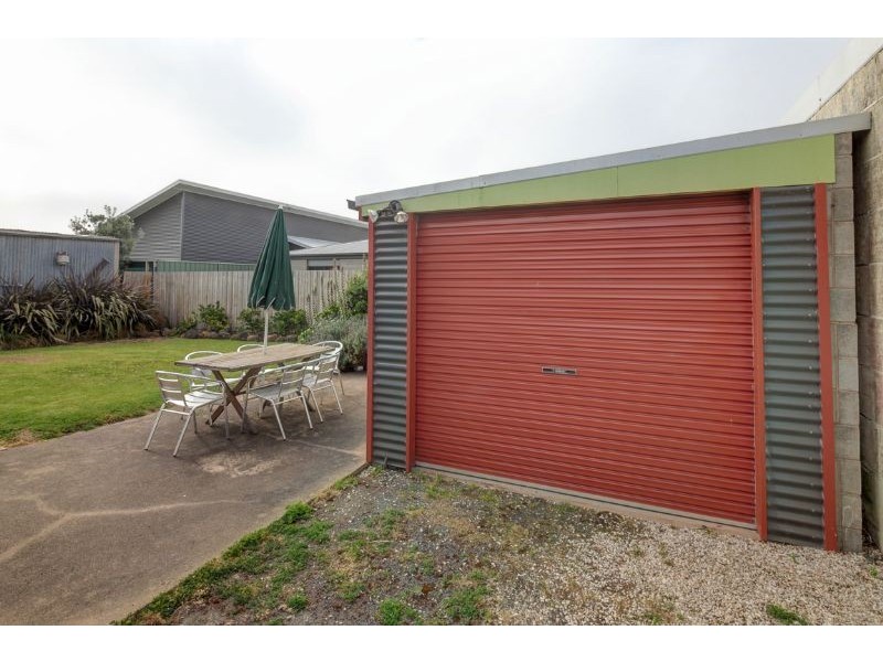 10 Reardon Street, Port Fairy VIC 3284